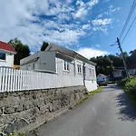 Sorlandshus Med 3 Soverom Feriehus *