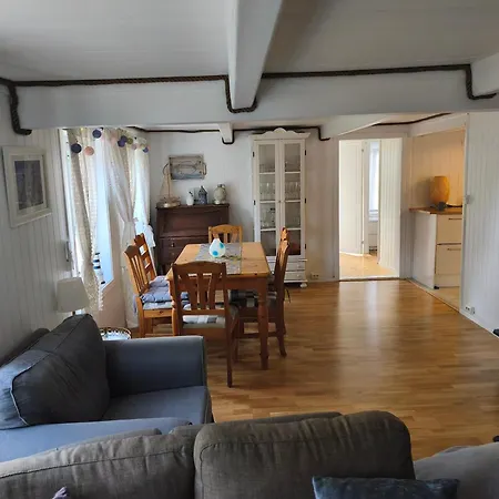 Sorlandshus Med 3 Soverom בית נופש