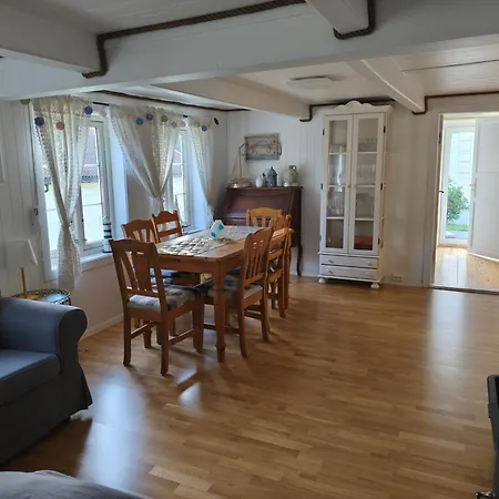 펜션 Sorlandshus Med 3 Soverom *