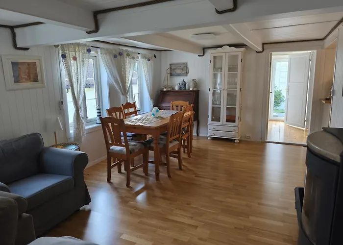 펜션 Sorlandshus Med 3 Soverom *